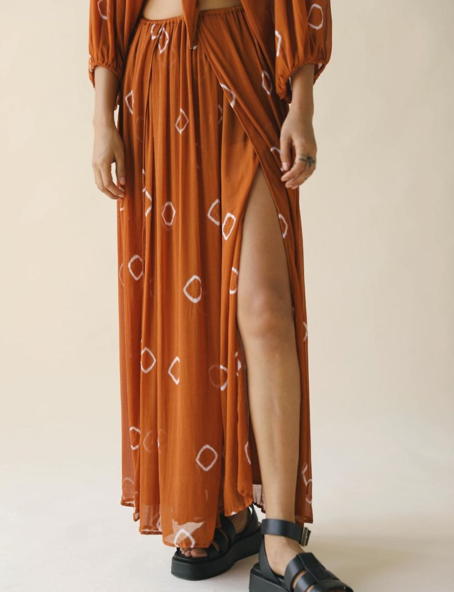 Women FARA Boutique | Free Flow Skirt Flame Bandhani